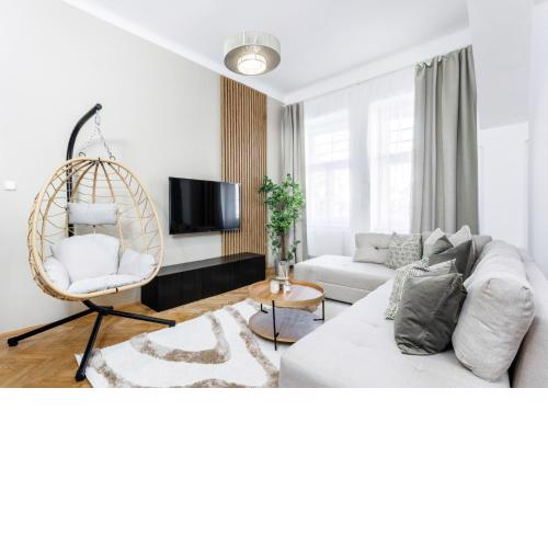 Spacious APT near city centre