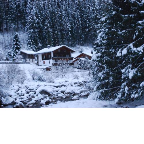 Spacious holiday home in Mayrhofen with hot tub