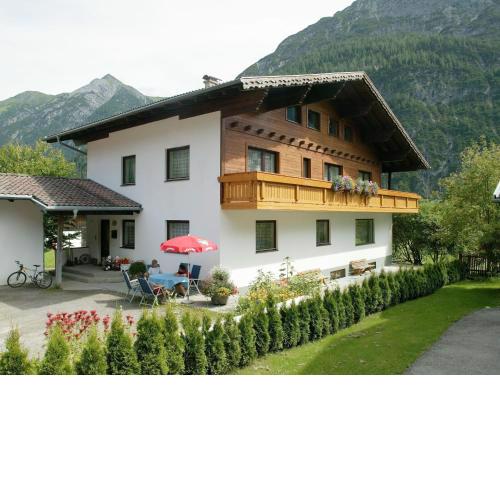 Spacious holiday home with garden