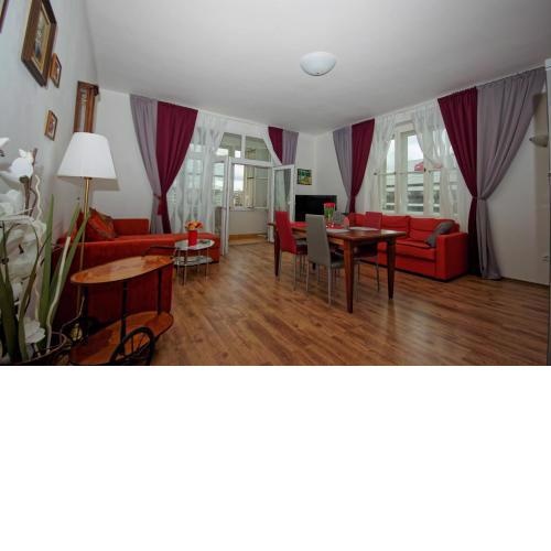 Spacious Prague View Apartment