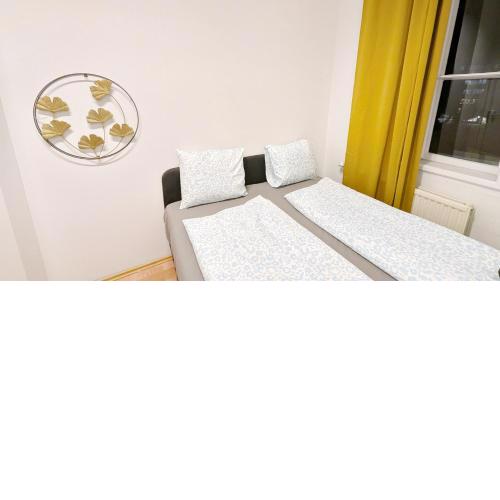 Spacious Rooms - 15 Min from Airport & City Center, 5 Min from Vienna Main-Bus Station EZ 12