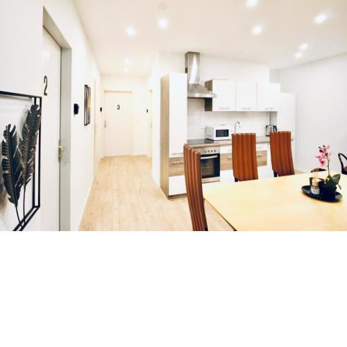 Spacious Shared 4BR Apartment with Prime Location