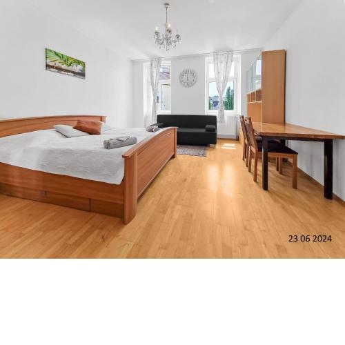 Spacious Three-Bedroom, Three King-Size Beds