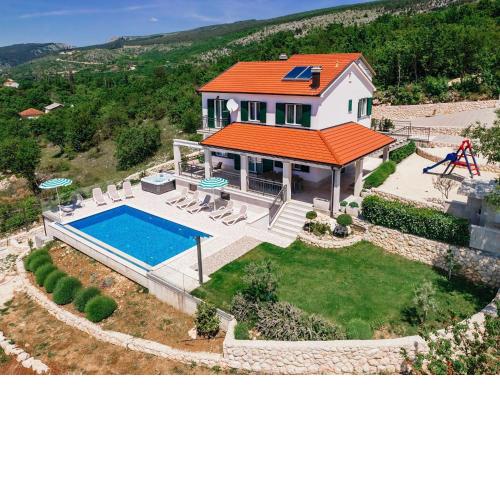 Splendid villa with panoramic view