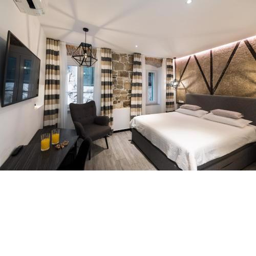 Split city centre room