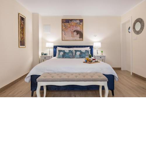 Split Exclusive Stay