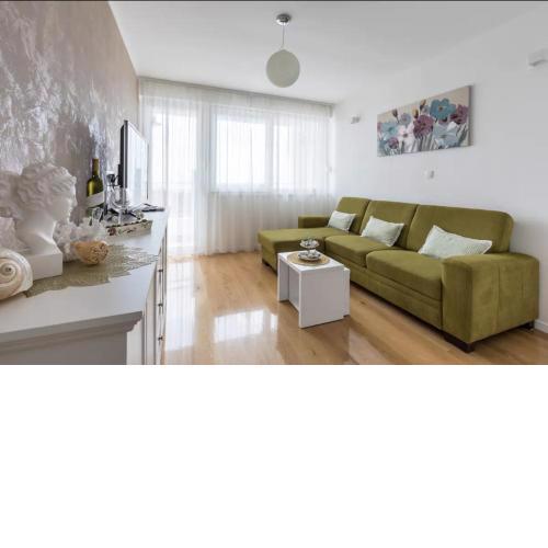Split Pearl Apartment