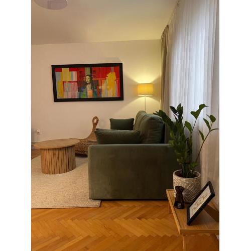 Stadthaus Apartment mit Garten und Parkplatz