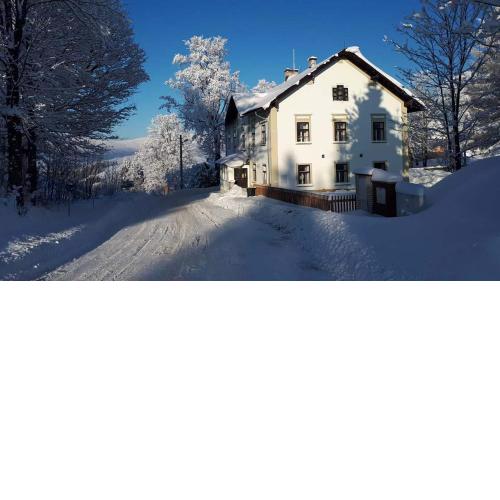 Stará Škola Hedeč