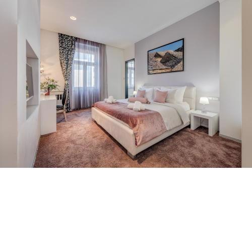 Starlight Luxury Rooms