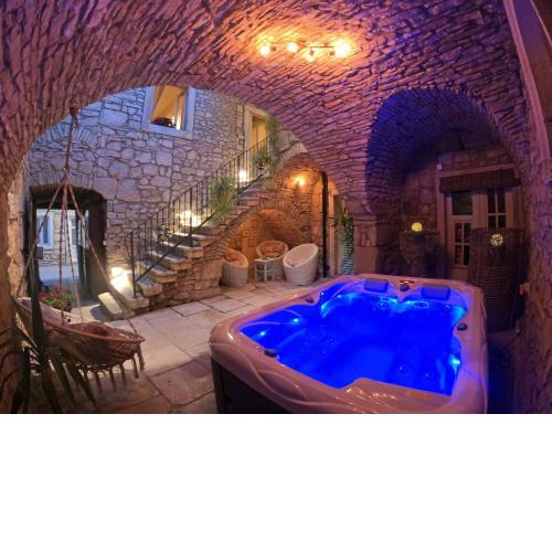 Stone House Hedonia