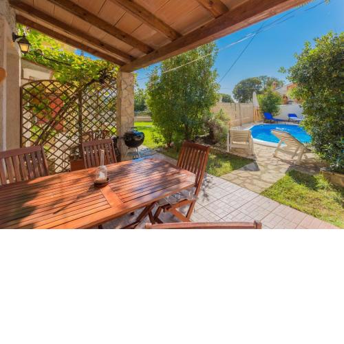 Stone House Nera with Pool
