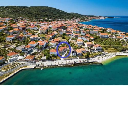 Stone house on the Batalaža Beach - Kali