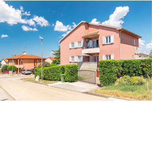 Strandnahe Ferienwohnung mit großem Garten