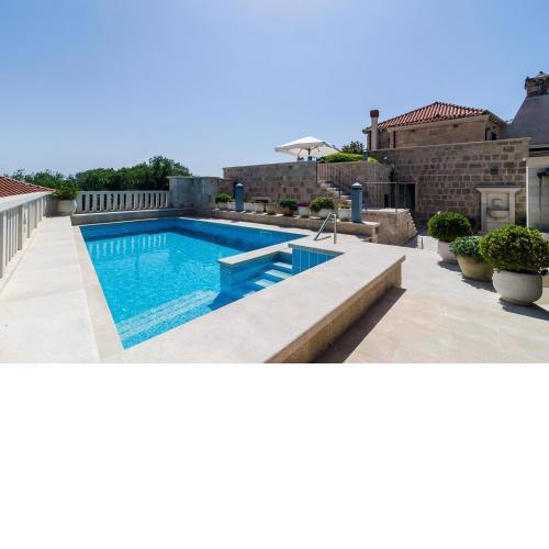 Studio Antica, apartment with a private swimming pool
