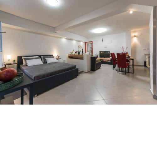 Studio Apartman Mirakul