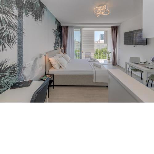 Studio Apartment Anita with balcony