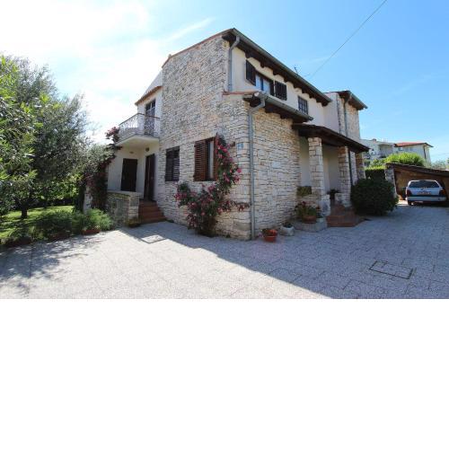 Studio-Apartment im mediterranem Steinhaus und grosser Terrasse