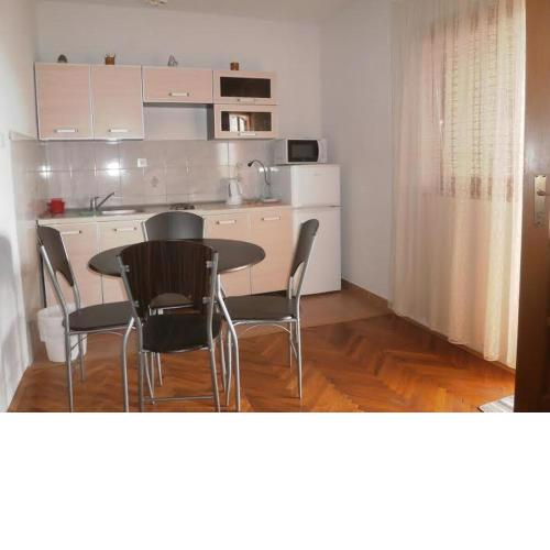 Studio Apartment in Nin with Terrace, Air Conditioning, Wi-Fi (3722-5)