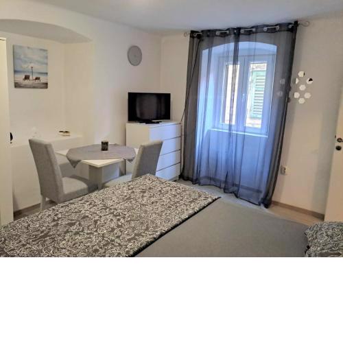 Studio apartment Lola