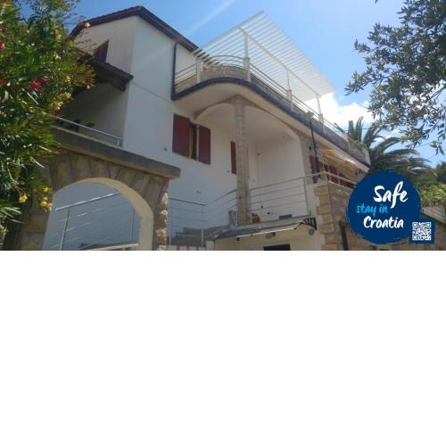 Studio Apartment Near the Beach