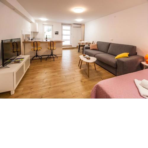 Studio & Apartment 'The Roots Apartments' near Pula, Istria, Croatia