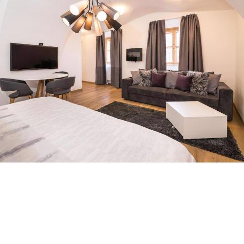 Studio Arco Rustic