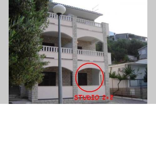 Studio ground floor with terace
