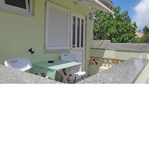 STUDIO MIMI CENTER OF TOWN KRK CROATIA
