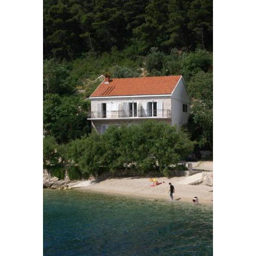 Studio Trstenik 4566b