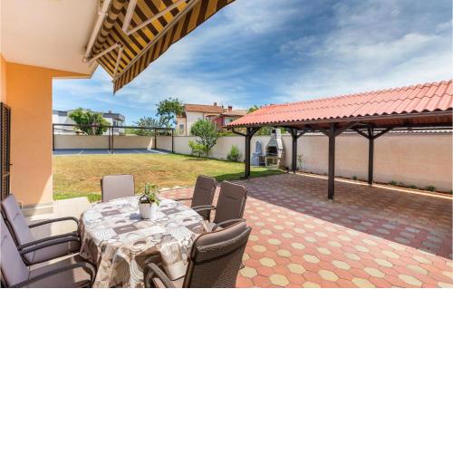 Stunning Apartment In Fazana With Wifi