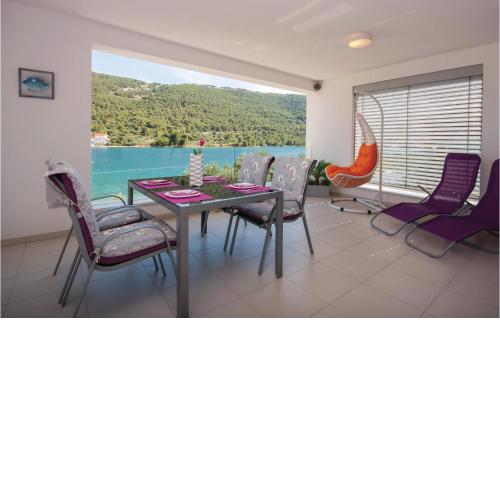 Stunning Apartment In Grebastica With Kitchen