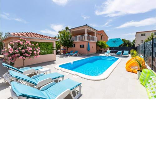 Stunning Apartment In Kastel Novi With Wifi