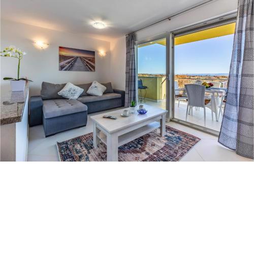 Stunning Apartment In Liznjan With Wifi