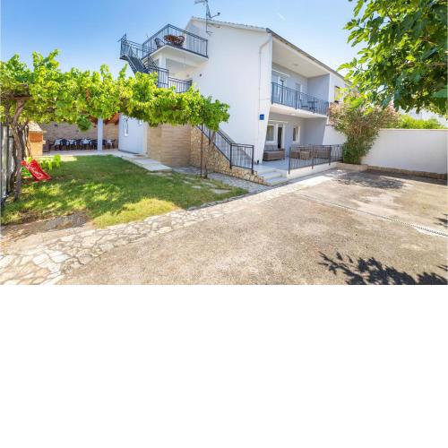 Stunning Apartment In Medulin With Wifi