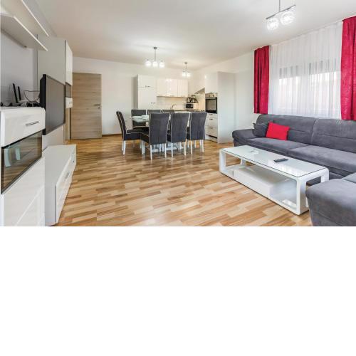 Stunning Apartment In Medulin With Wifi