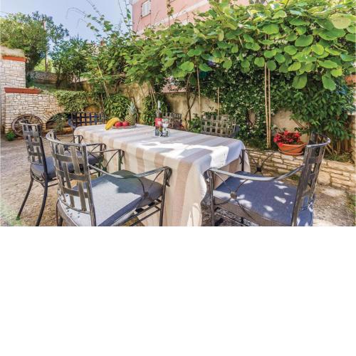 Stunning Apartment In Pula With Wifi