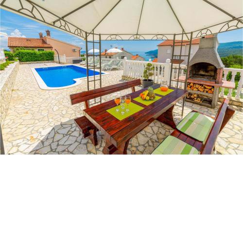 Stunning Apartment In Rabac With Kitchen