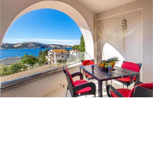 Stunning Apartment In Stara Novalja With Kitchen