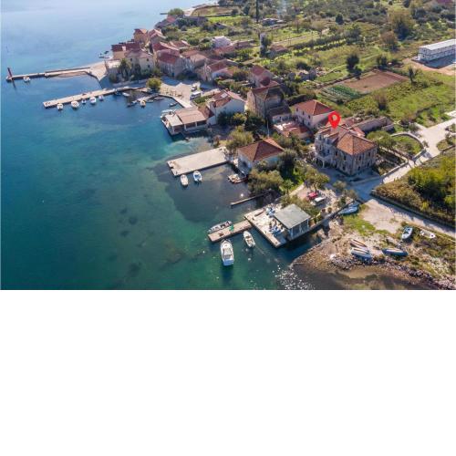Stunning Apartment In Ston With Wifi