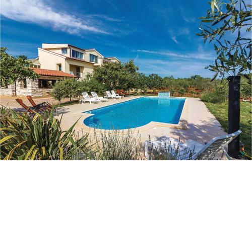 Stunning Apartment In Vodnjan With Wifi