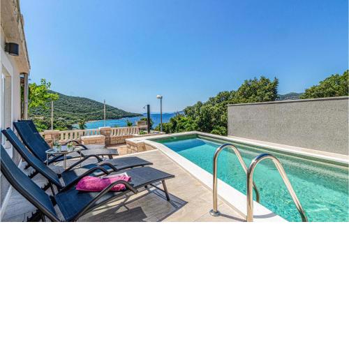 Stunning Apartment In Zrnovo With House Sea View