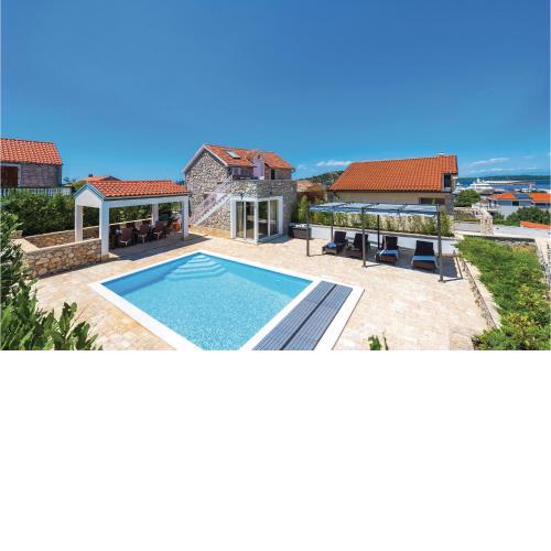 Stunning Home In Betina With Kitchen