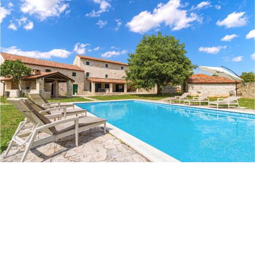 Stunning Home In Bicici With Sauna