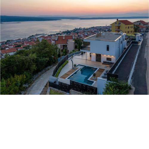 Stunning Home In Crikvenica With Jacuzzi