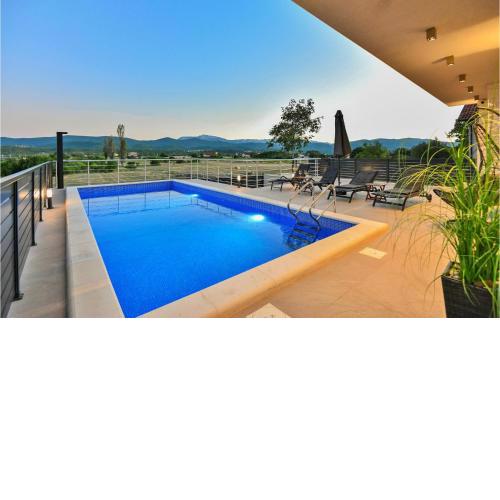 Stunning Home In Glavina Donja With Sauna