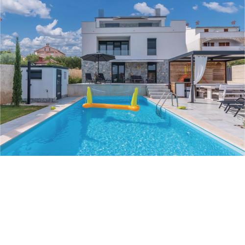 Stunning Home In Kornic With Heated Swimming Pool