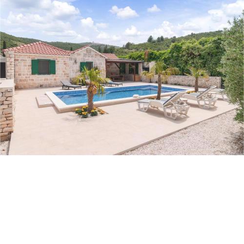 Stunning Home In Postira