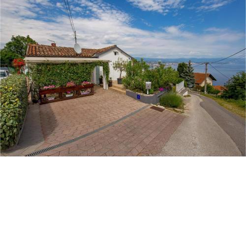Stunning Home In Veprinac With Wifi