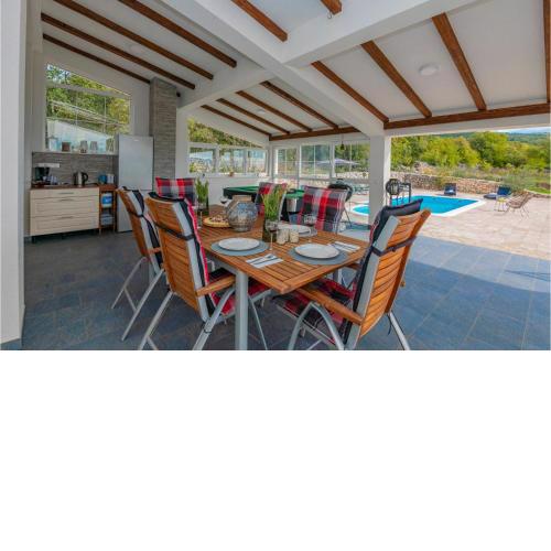 Stunning Home In Vinjani Donji With Kitchen